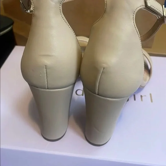 Madden Girl bella blush Cream Block Heel Sandals 7.5 new in box - Picture 3 of 4